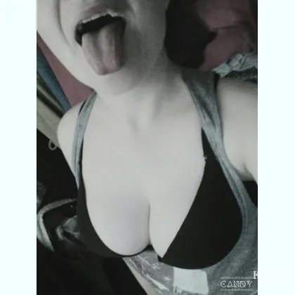 Ищу того, кто рискнёт остаться до утра… Потянешь?